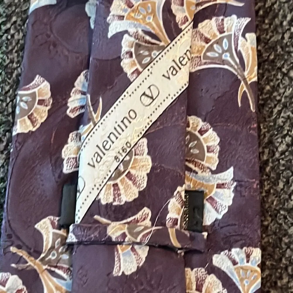 Valentino Italian 100% Silk Eggplant Purple Men’s Tie w/ Handheld Fan Design